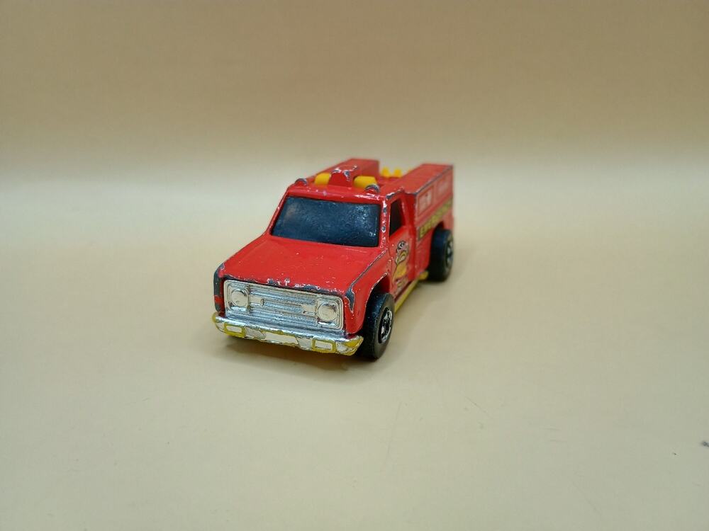 1974 VINTAGE HOT WHEELS EMERGENCY RESCUE UNIT TRUCK BLACKWALL TIRES MALAYSIA